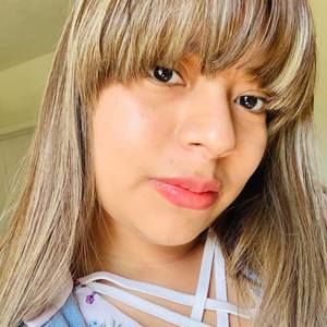 Meet your Posher, Yohana